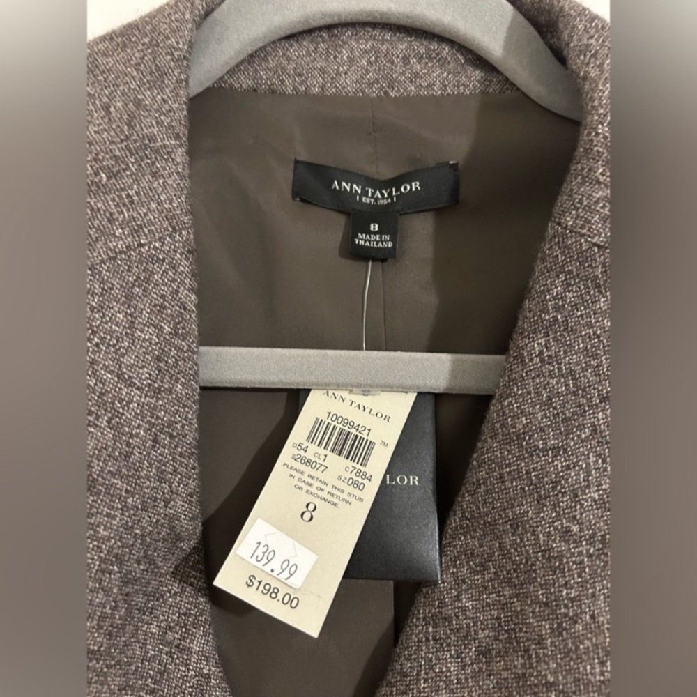 NWT Ann Taylor Textured Brown Blazer Wool Rayon Blend
Button Front Blazer Sz 8 - Picture 6 of 12